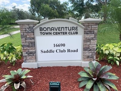 Bonaventure Town Center Club sign